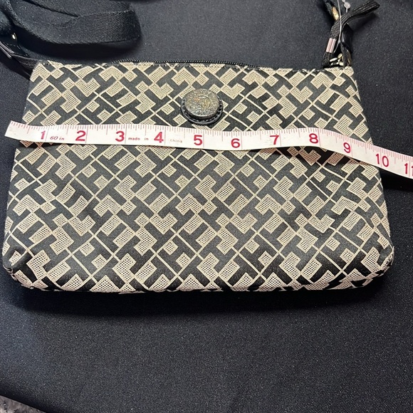 Tommy Hilfiger crossbody - Picture 9 of 12